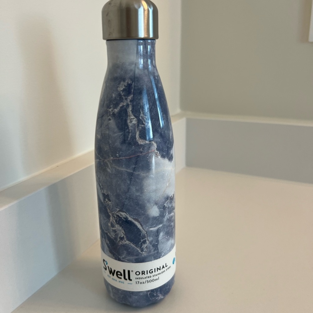 S'well Original Blue and White Marble Bottle brand new